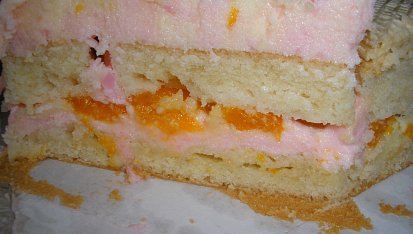 Dort točená zmrzlina, vanilkovo-malinová, uvnitř