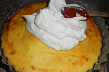 potřeme tvarohem