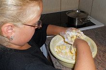 Miška pomáhá