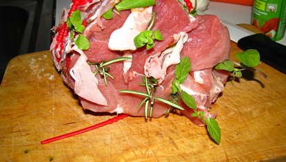 Italské  vepřové  plněné karé v hřibovém krému / Arista di maiale ai porcini
