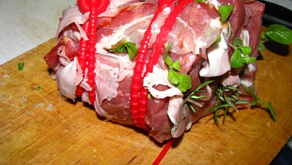 Italské  vepřové  plněné karé v hřibovém krému / Arista di maiale ai porcini