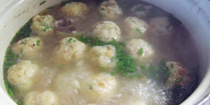 Jíškové knedlíčky do polévky-chutné (knedlíčky zavaříme...)