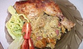 Kuře na bramborákovo-rohlíkové nádivce (náš oběd)