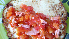 Květákové omelety s rajčaty