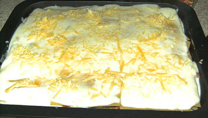 Lasagne s mletým masem a žampiony, před pečením