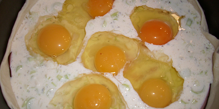 Pie ala "Ham and Eggs" (vyklepneme vajíčka)