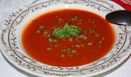 Rajská polévka s čočkou a bazalkou