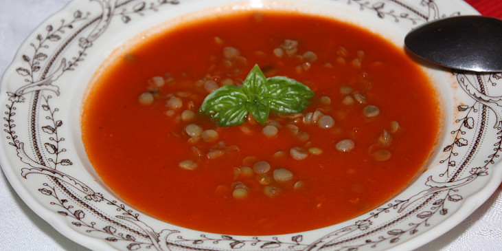 Rajská polévka s čočkou a bazalkou (Rajská polévka s čočkou a bazalkou)