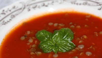 Rajská polévka s čočkou a bazalkou, Rajská polévka s čočkou a bazalkou
