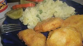 Smažené kedlubny s koprovými bramborami