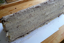 pomazané šikmé strany střechy krémem