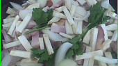 Vepřové na celeru a slanině (třetí vrstva-celer,slanina,cibule)