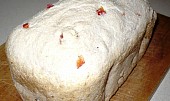 Chléb s červenou paprikou