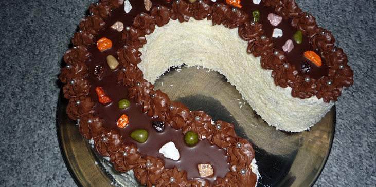 Čoko-vanilkový dort podkova