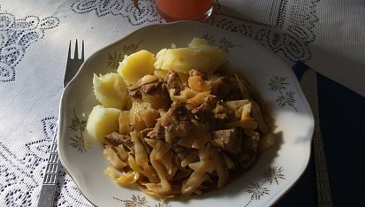 Dušené hlávkové zelí s vepřovým masem, super receptík
