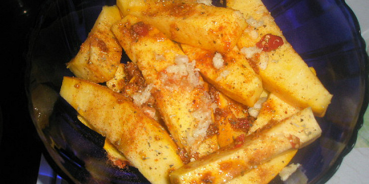 Dýně pečená s česnekem a chilli (marinovanie)