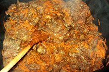podlejeme vodou a necháme dusit. . .