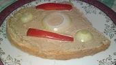 Jemná domácí paštika z drůbežích jater (hydinovej pečene)