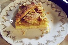 křehký jablkový řez