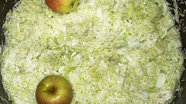 Nakládané zelí do klasického sudu