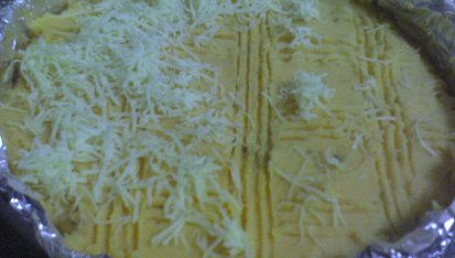 Pastýřský koláč (Shepherd’s pie) - vegetariánská verze, Před pečením posypeme sýrem