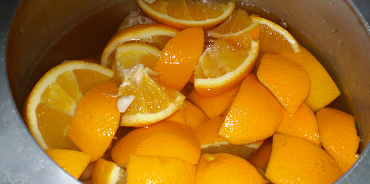 Pomerančový džus (...dáme do hrnce a uvaříme do měkka)