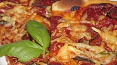 Rychlá pizza "domácí" sýrová a chorizo