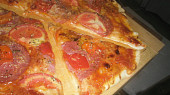 Rychlá pizza "domácí" sýrová a chorizo