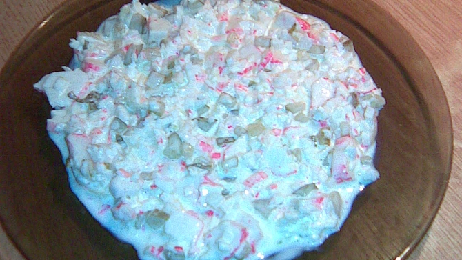Surimi (krabí) tyčinky - salát