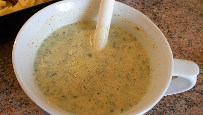 Zapečené brambory "Maggi nápady", směs rozmícháme v půllitru mléka