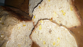 Americký kukuřičný chléb