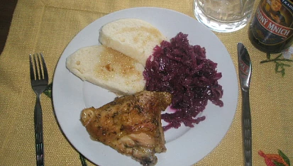 Bavorské červené zelí od Lemarti, s kuraťom a la kačica a knedľou