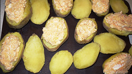 Brambory plněné brynzou