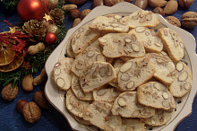 100 g mandlí+70 g vlašské ořechy