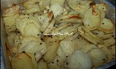 Pečené brambory s chutí česneku, s oreganom