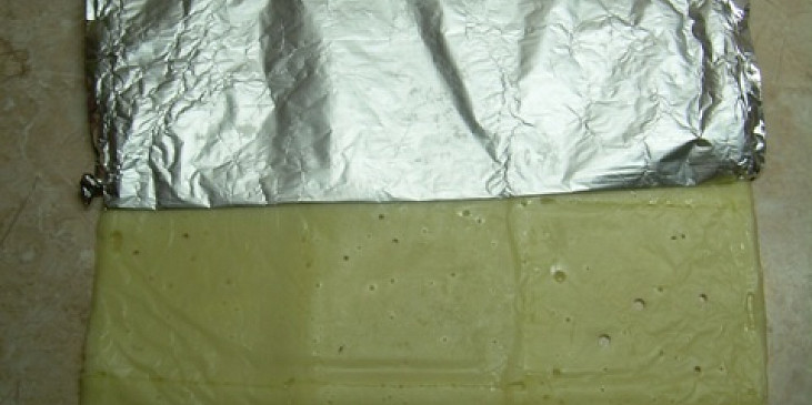 Plněná sýrová roláda (placka sundaná z alobalu)