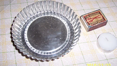 Švestkové tartaletky, plechová formička má průměr 13 cm, výšku 3 cm
