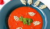 Tomatová polévka s těstovinami