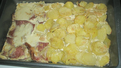 Uzená krkovice zapečená, zaliate smotanou