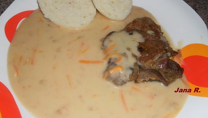 Vepřová plec na zakysané smetaně s mrkví