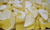 Zapečené brambory s mletým masem a smetanou