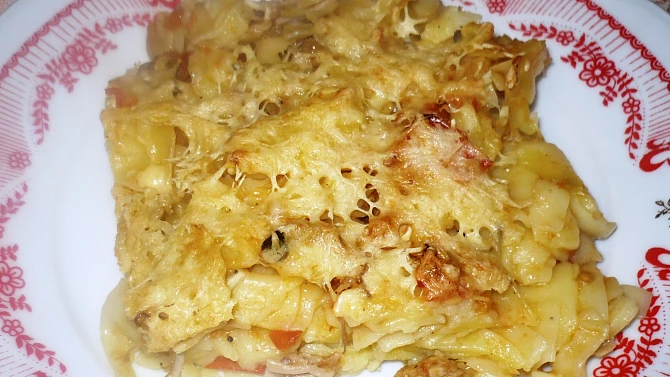 Zapečené těstoviny s rajčatovo žampionovou omáčkou