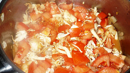 Zapečené těstoviny s rajčatovo žampionovou omáčkou