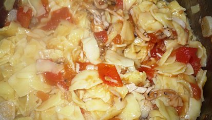 Zapečené těstoviny s rajčatovo žampionovou omáčkou