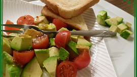Avokádovo-rajčatový salát