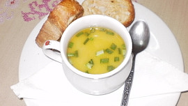 Drožďovomrkvová polévka 2