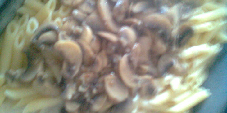 Houbové těstoviny s bešamelem (přisypeme houby)
