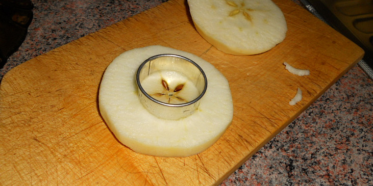Jablečné kroužky se skořicí