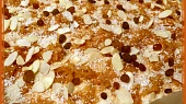 Kakaovo-tvarohové řezy s jablky a kokosem, připraveno do trouby