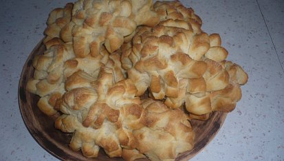 Kynuté chryzantémy z Chruščov těsta, moje kytičky